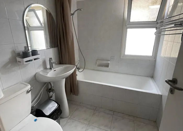 Апартаменты Charming & Comfy 2 Minutes To Mackenzie & 5 Minutes To Airport, Close To Restaurants & Center Ларнака